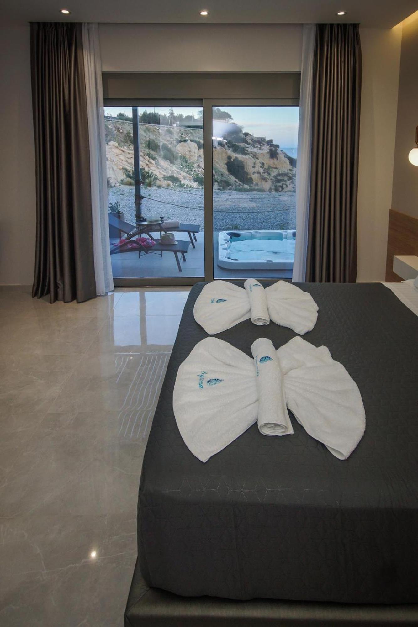 Aquamarine Luxury Suites Archangelos  Exterior foto